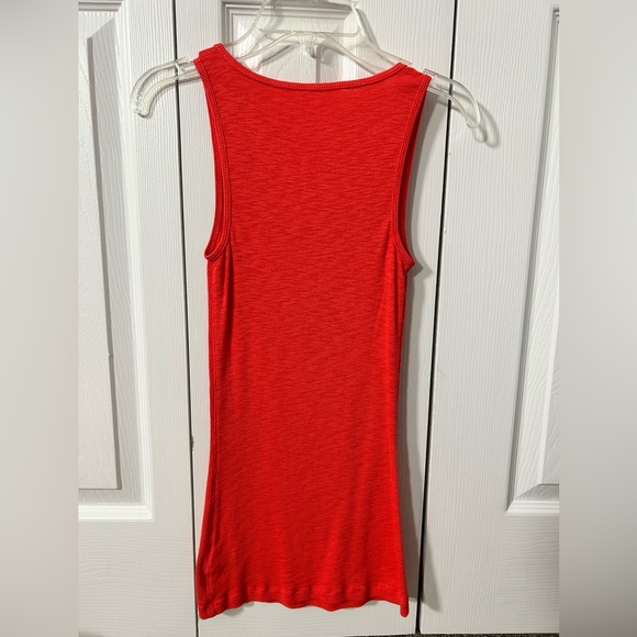 Express Sexy Basic Tank - Picture 3 of 4